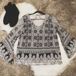 Rose & Olive gray boho top bell sleeves size large